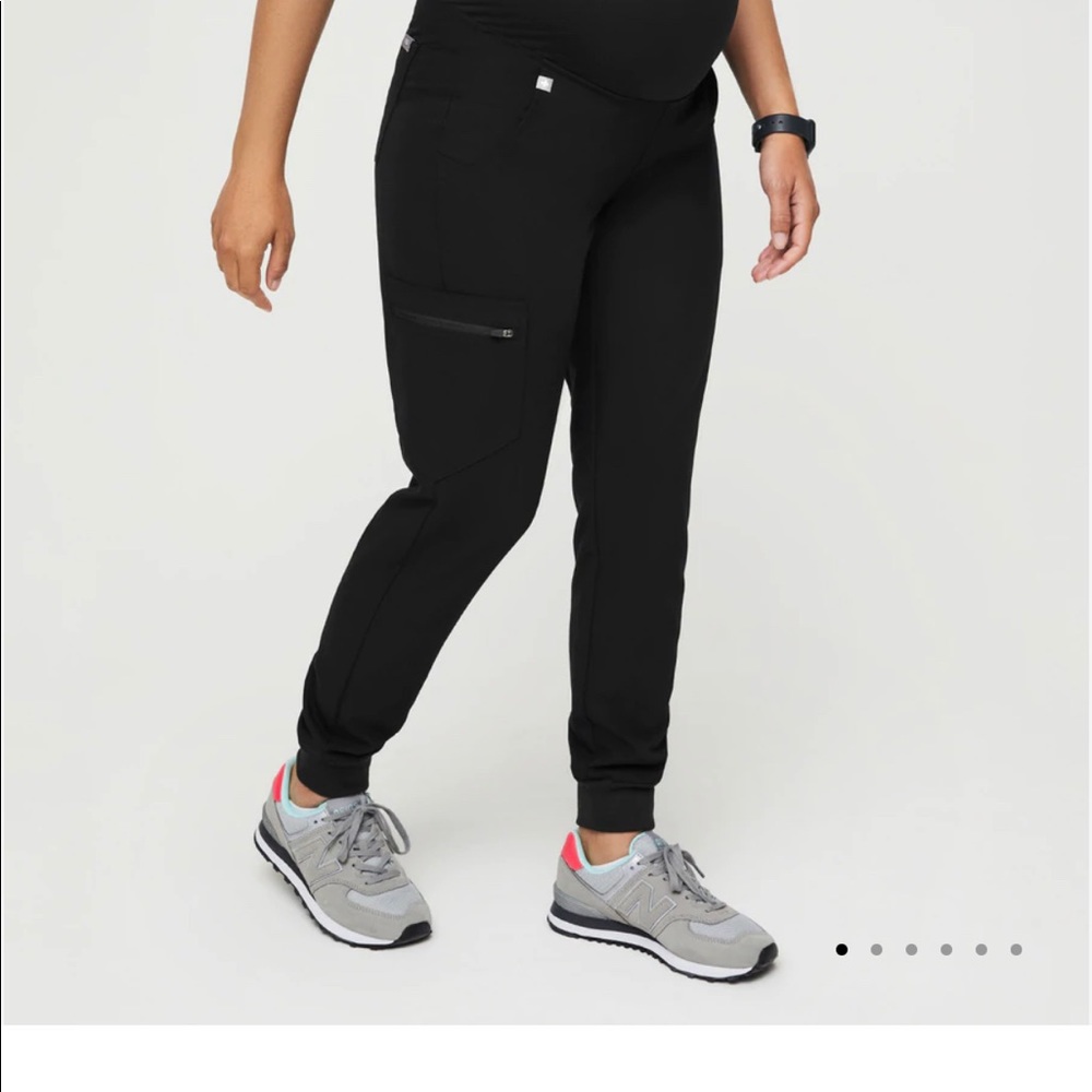 FIGS Zamora maternity jogger scrub pant size medium black